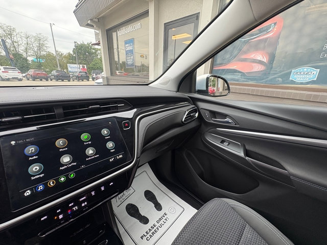 Used 2023 Chevrolet Bolt EUV LT FWD image 33