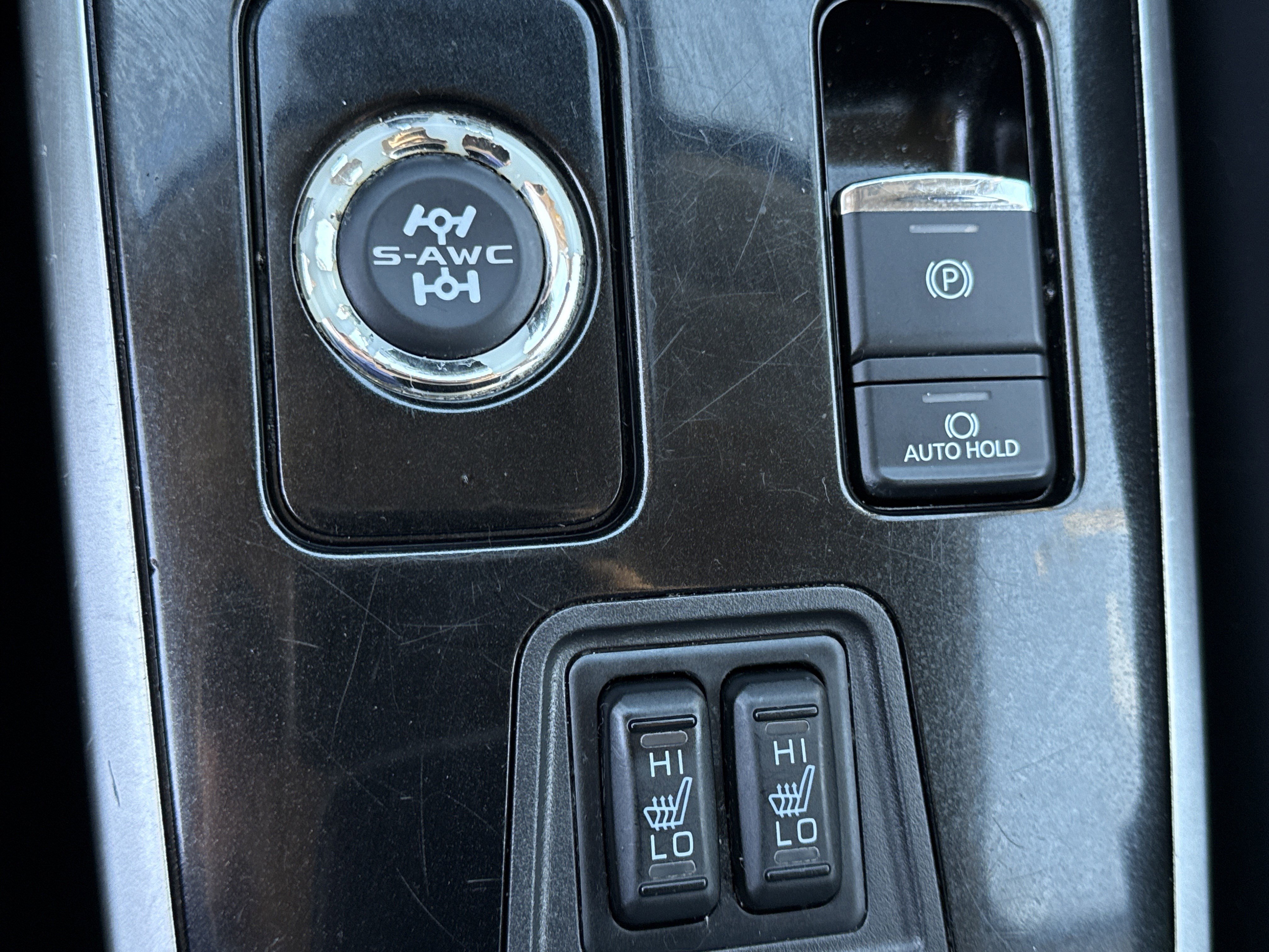 Used 2020 Mitsubishi Outlander AWD image 26