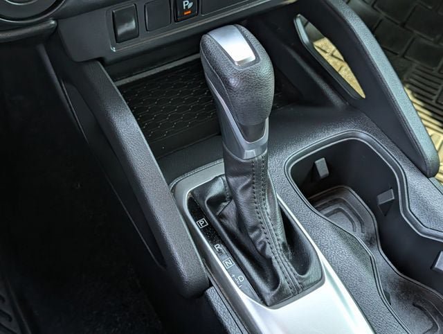 Used 2022 Nissan Frontier S w/ Technology Package RWD image 17