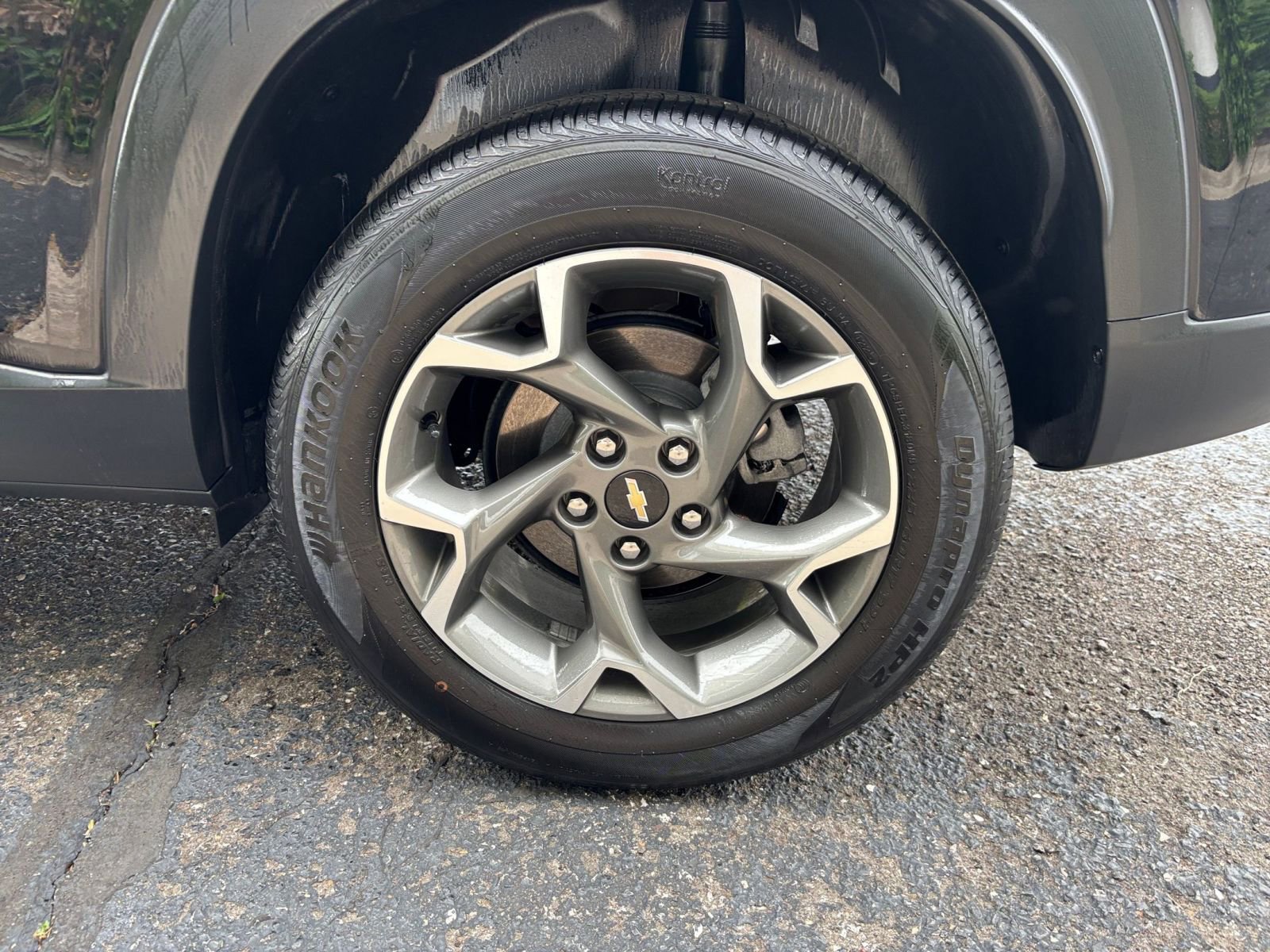 Used 2025 Chevrolet Trax LT FWD image 29