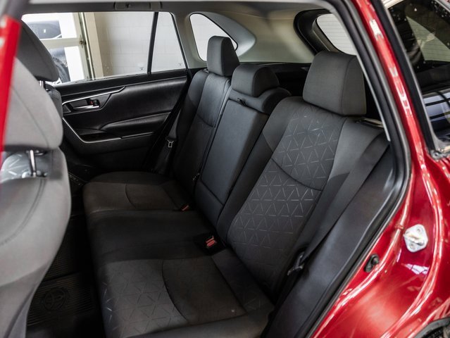Used 2021 Toyota RAV4 XLE image 11