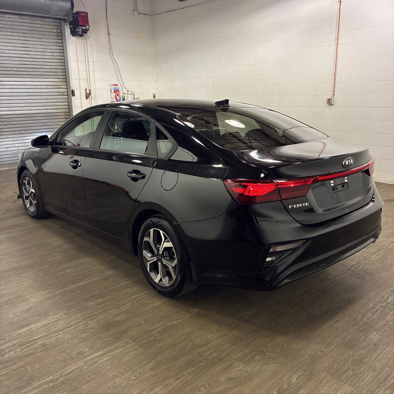 Used 2021 Kia Forte LXS FWD image 2
