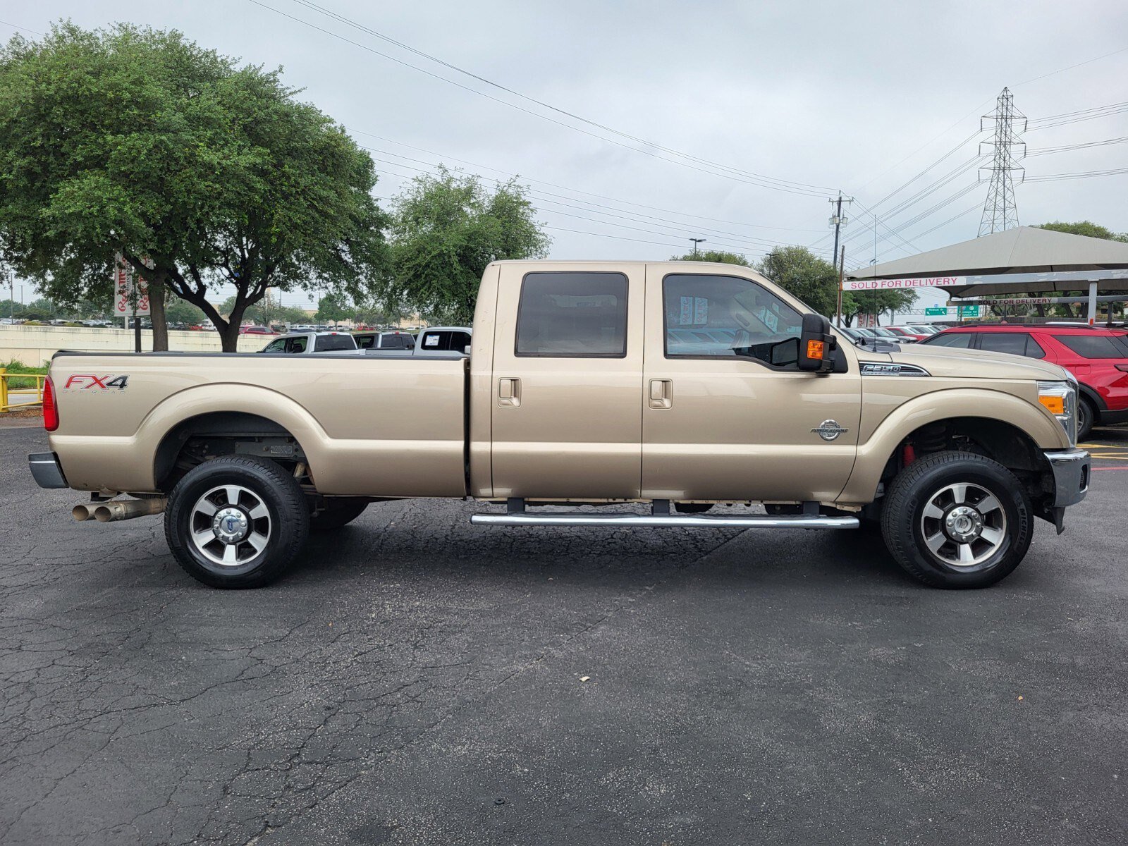 Used 2014 Ford F350 Lariat w/ Lariat Interior Package AWD/4WD image 2