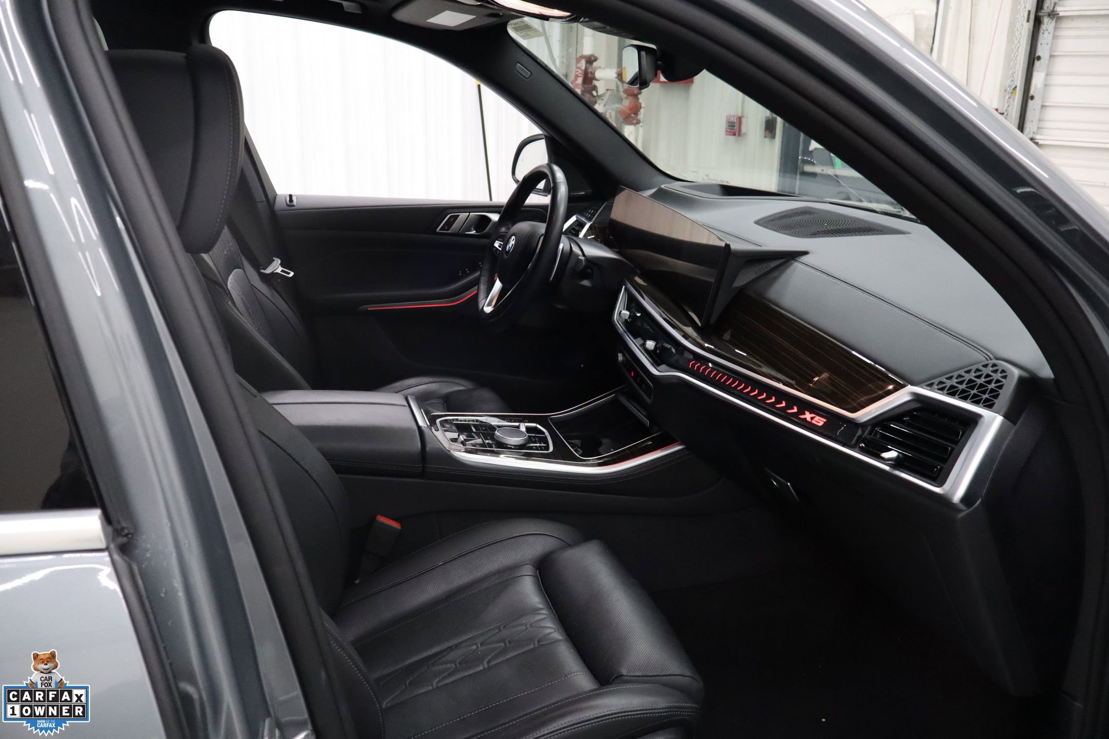Used 2025 BMW X5 xDrive50e image 32