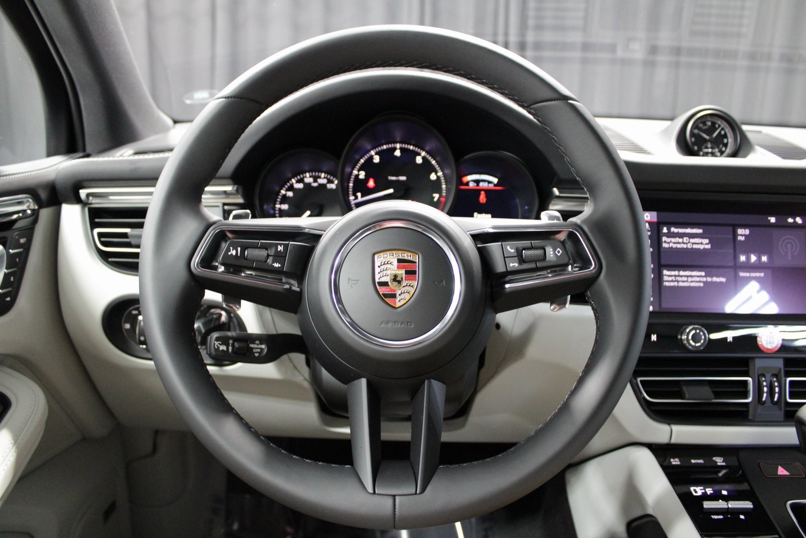 New 2026 Porsche Macan image 27