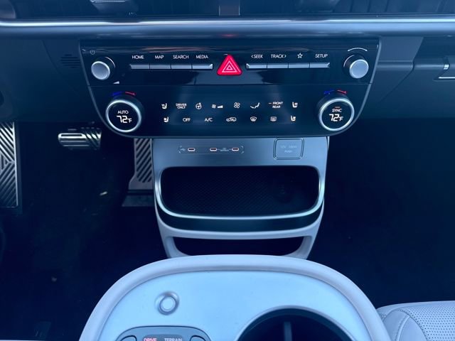 New 2026 Hyundai Ioniq 9 Calligraphy image 17