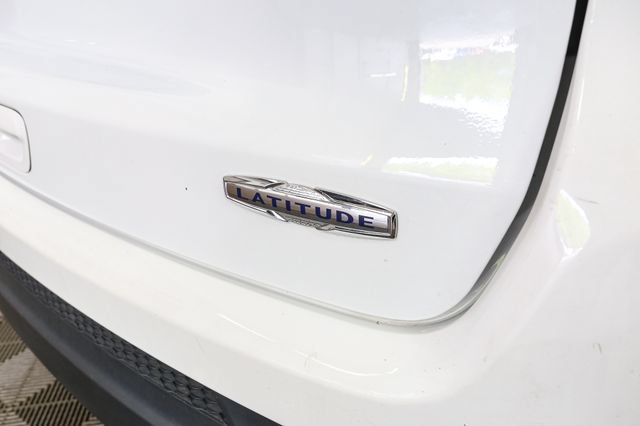 Used 2024 Jeep Compass Latitude AWD/4WD image 10