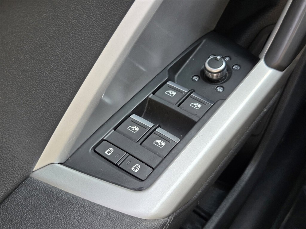 Used 2023 Audi Q3 2.0T Premium image 23