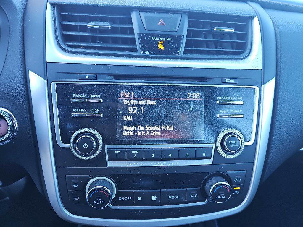 Used 2016 Nissan Altima 2.5 SV image 16