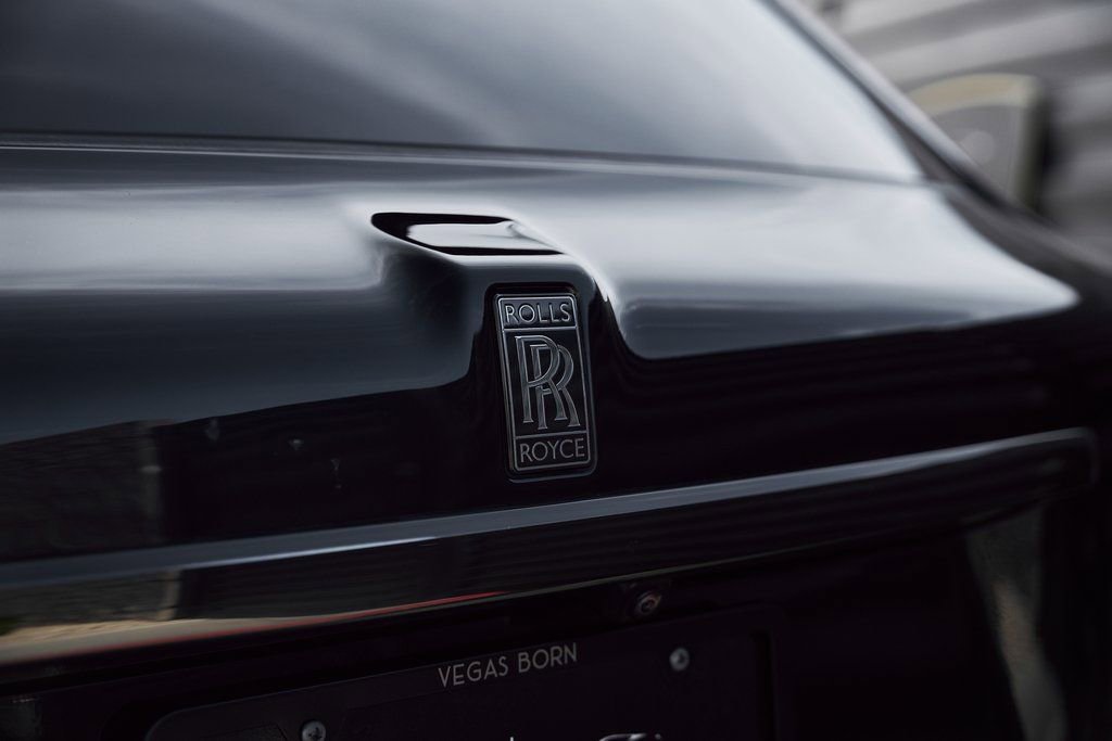 Used 2021 Rolls-Royce Cullinan Black Badge image 14