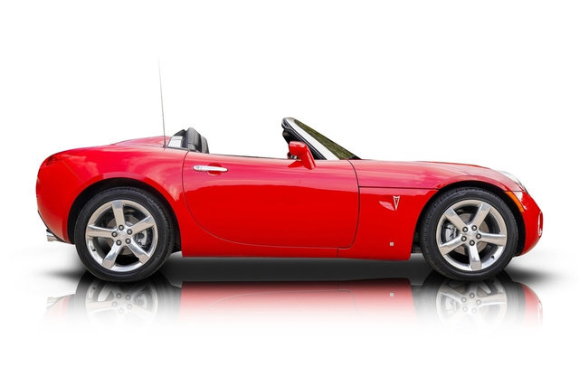 Used 2006 Pontiac Solstice Convertible w/ Premium Package image 2