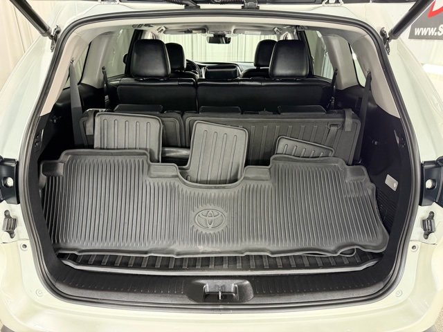 Used 2019 Toyota Highlander XLE image 10