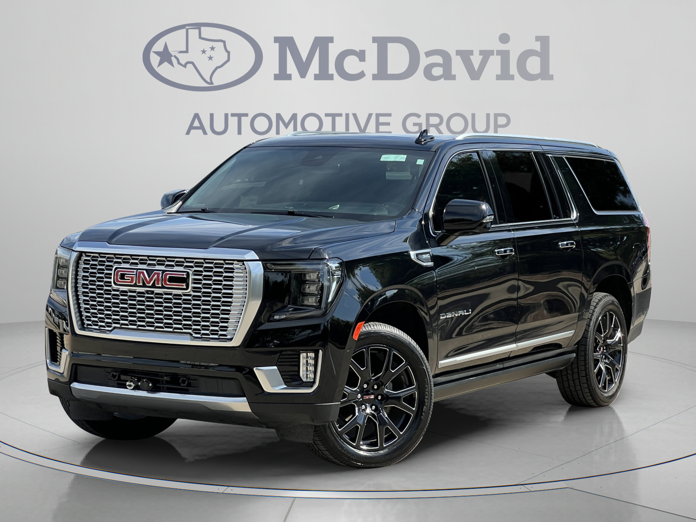 Used 2024 GMC Yukon XL Denali AWD/4WD image 2