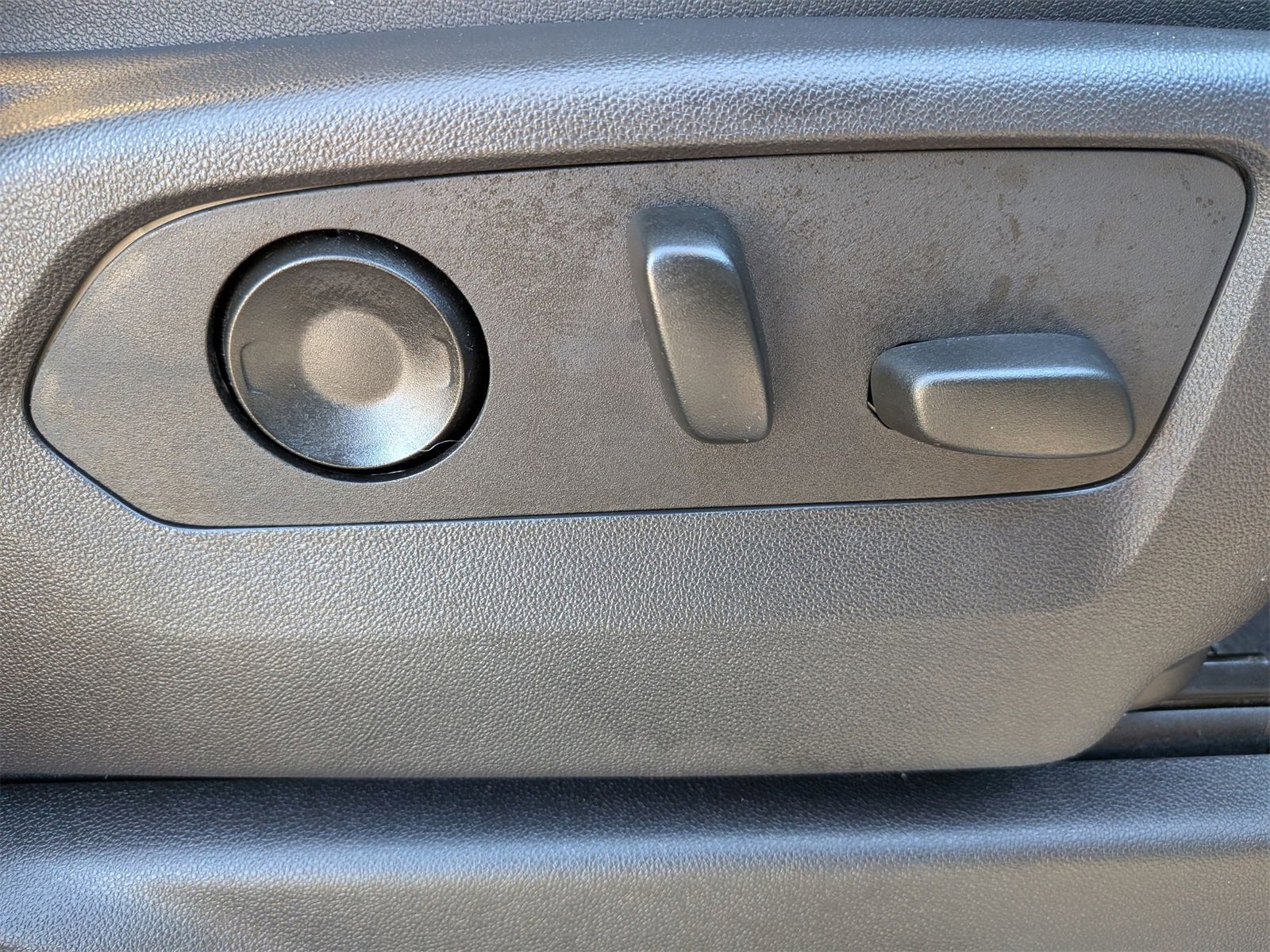 Used 2023 Chevrolet Silverado 1500 High Country image 37