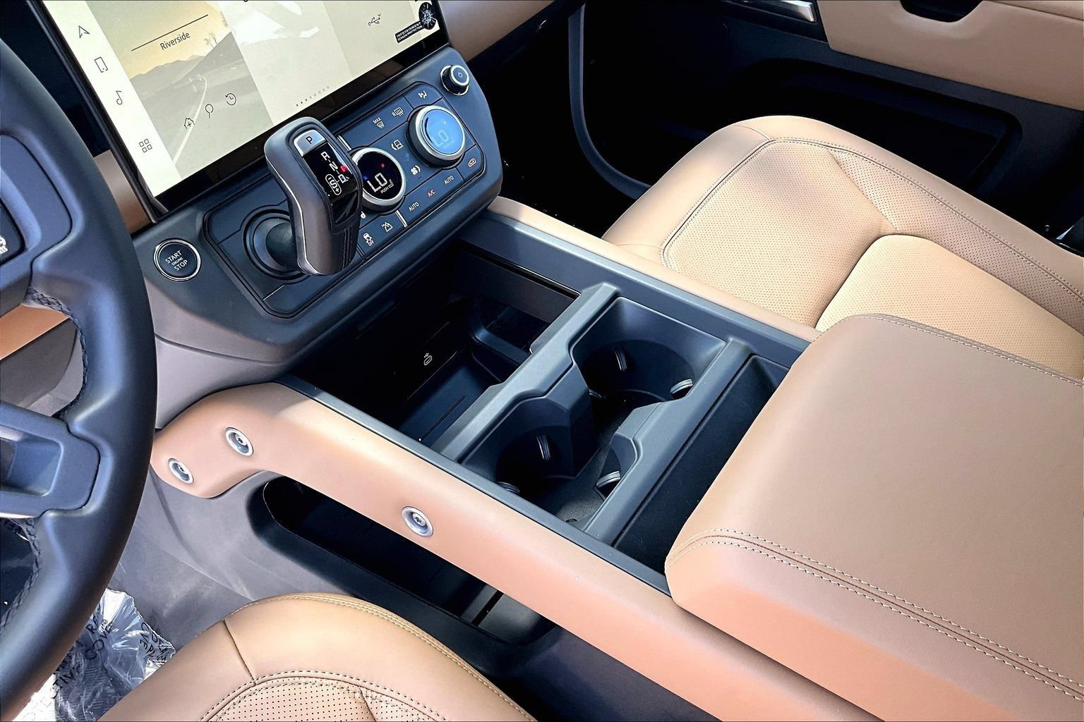 New 2026 Land Rover Defender 110 S AWD/4WD image 8