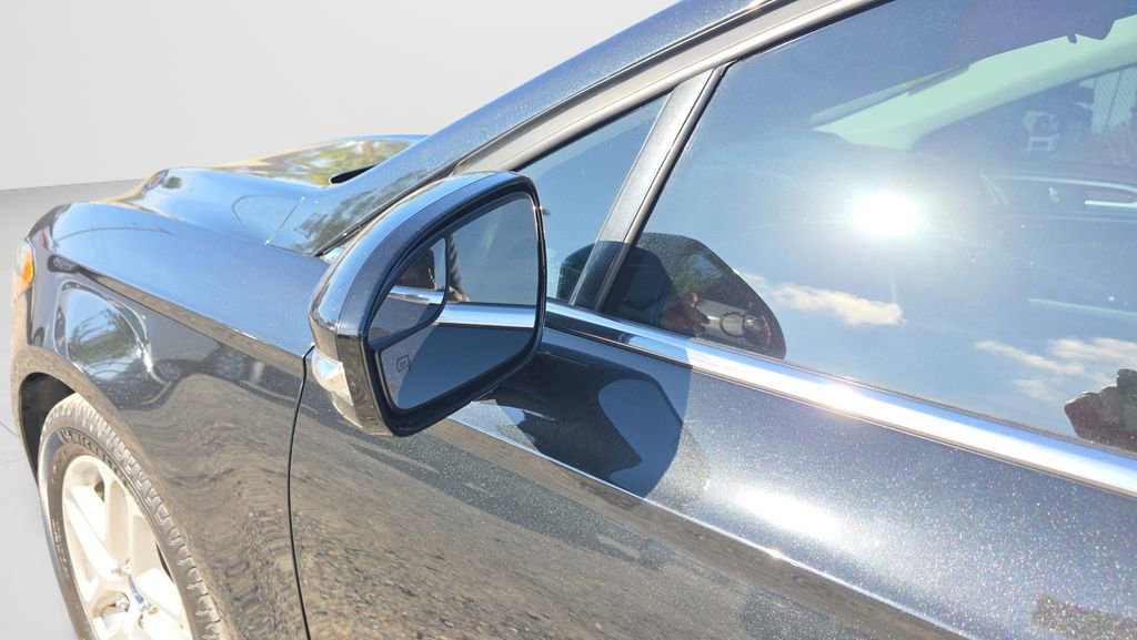 Used 2015 Ford Fusion SE FWD image 11