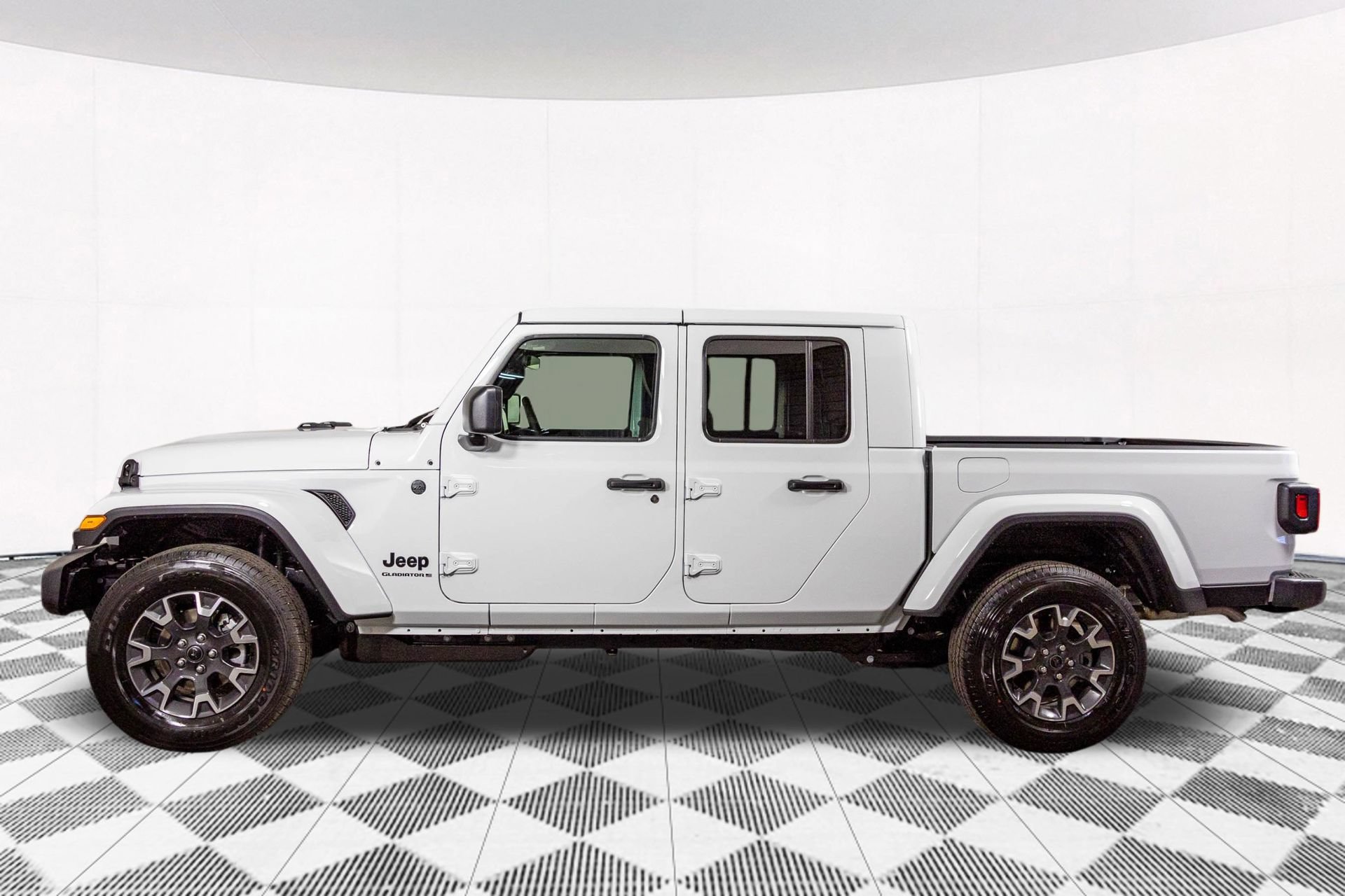 New 2026 Jeep Gladiator Sport AWD/4WD image 17