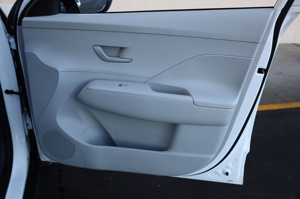 Used 2025 Hyundai Kona SEL image 22