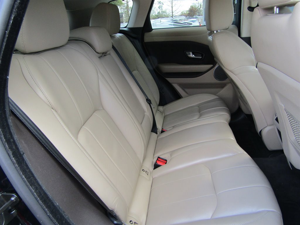 Used 2018 Land Rover Range Rover Evoque SE image 6