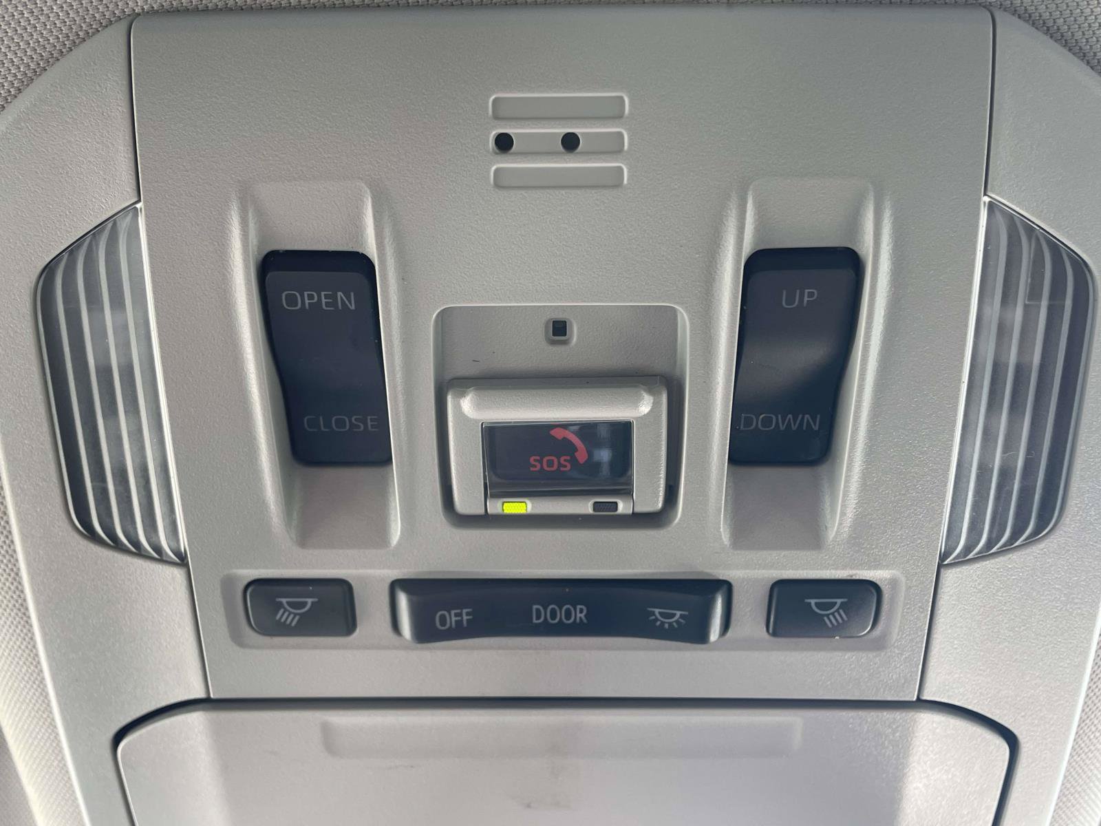 Used 2020 Toyota Highlander XLE FWD image 22