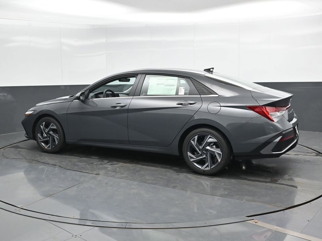 Certified 2025 Hyundai Elantra Limited image 9