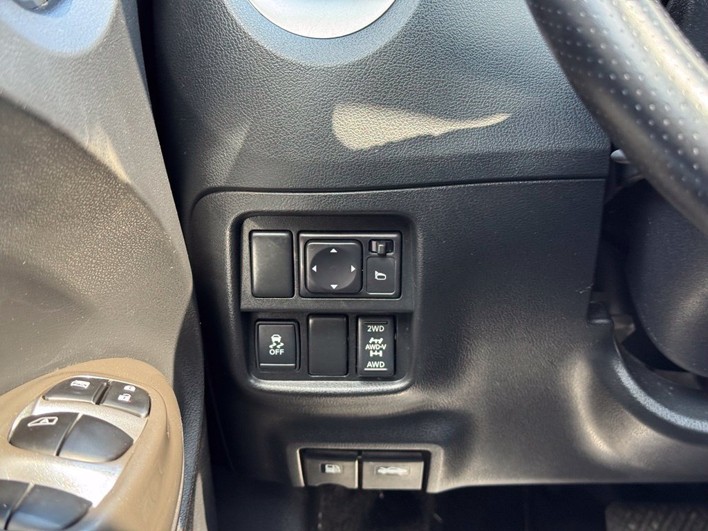 Used 2014 Nissan Juke SL AWD/4WD image 34