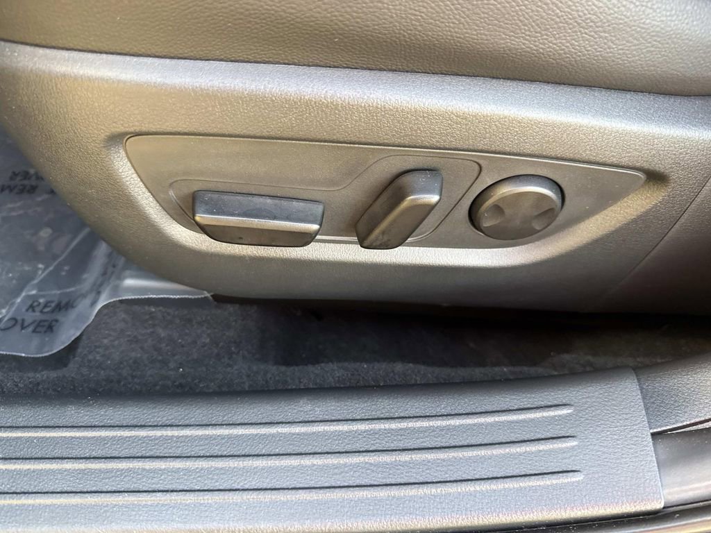 Certified 2025 MAZDA CX-50 AWD 2.5 S w/ Premium Package image 30