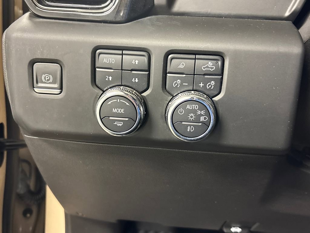 Used 2022 GMC Sierra 1500 AT4 w/ AT4 Premium Package image 30