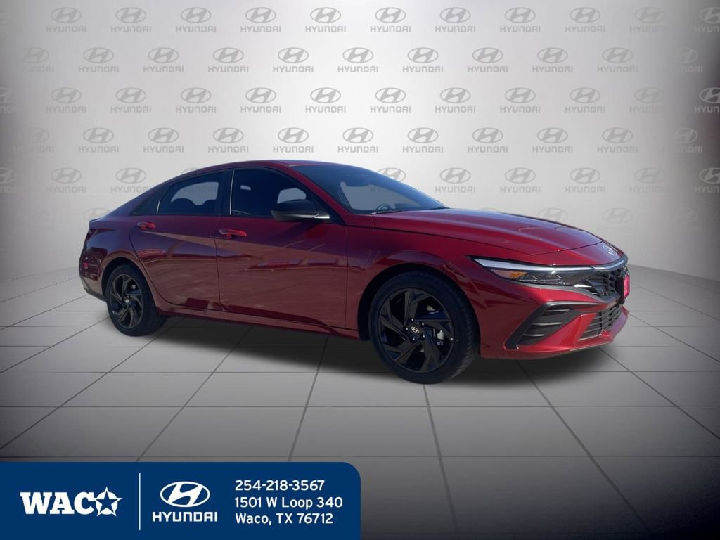 Used 2025 Hyundai Elantra Sport image 2