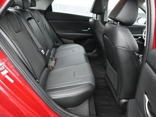 Used 2023 Hyundai Elantra Limited image 7