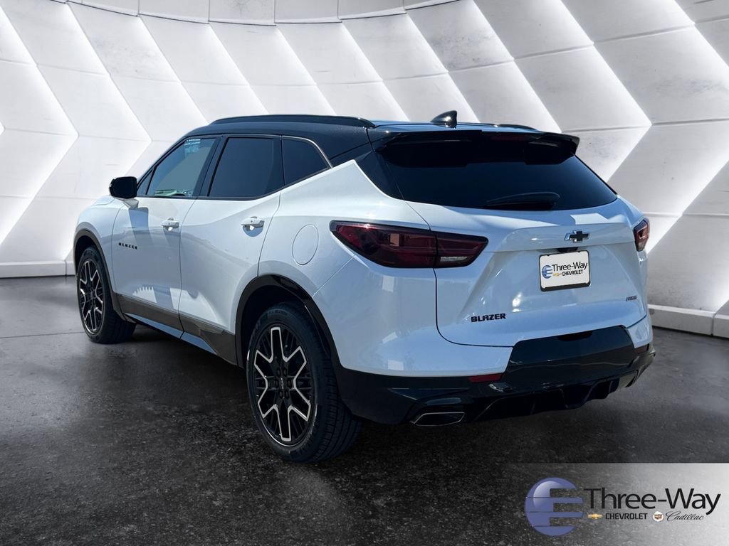 Certified 2023 Chevrolet Blazer RS w/ Driver Confidence II Package image 3
