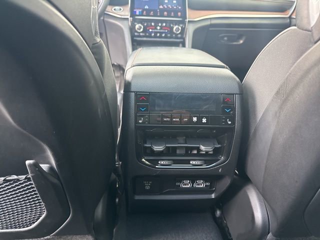 Used 2022 Jeep Grand Cherokee Summit w/ Adv Protech Group IV image 40
