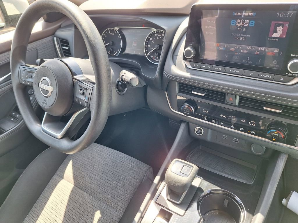 Used 2023 Nissan Rogue SV image 30