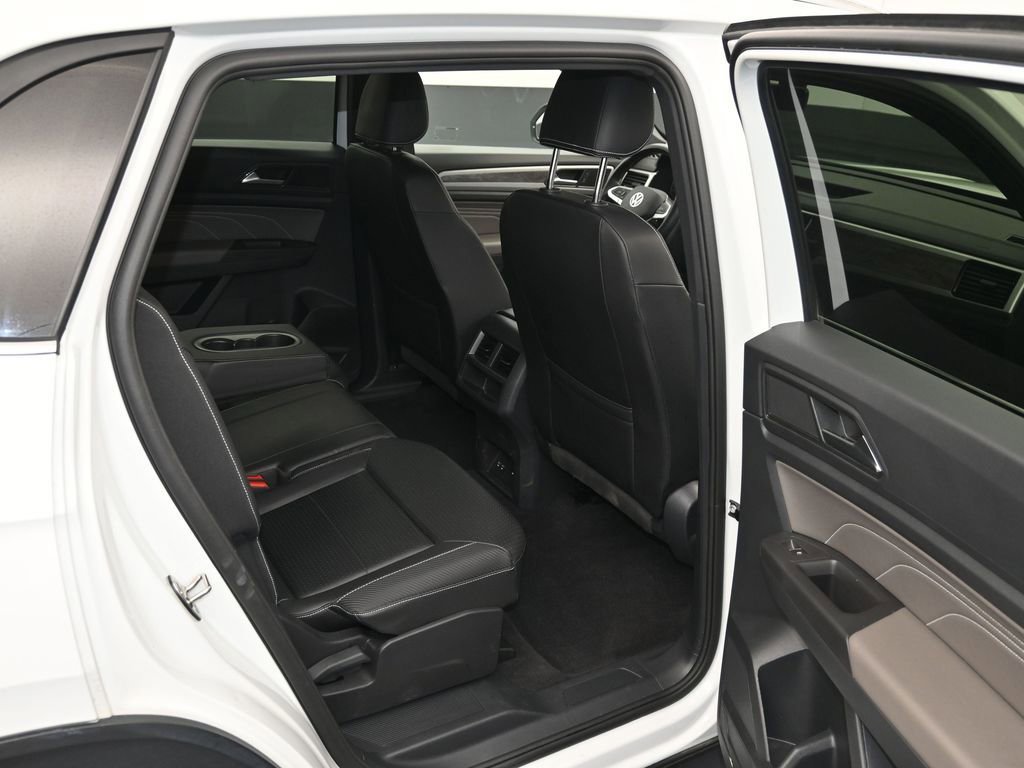 Used 2023 Volkswagen Atlas Cross Sport SE image 11