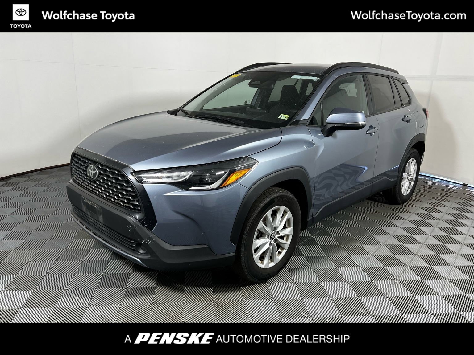 Used 2024 Toyota Corolla Cross LE image 1