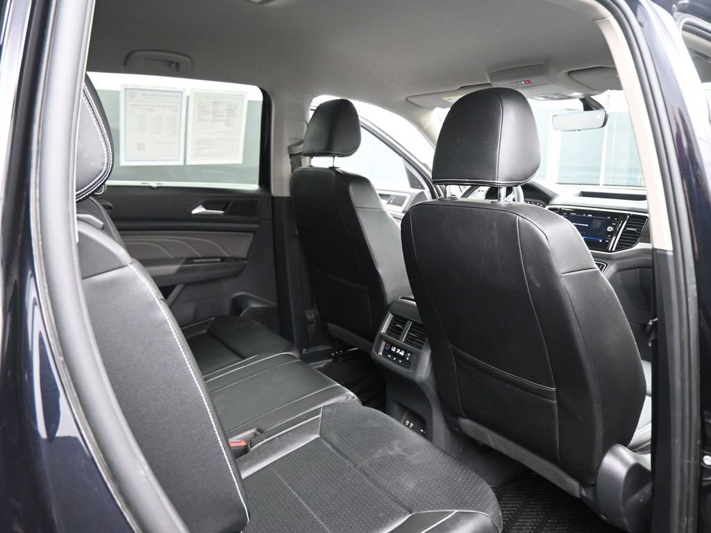 Used 2023 Volkswagen Atlas SE image 45