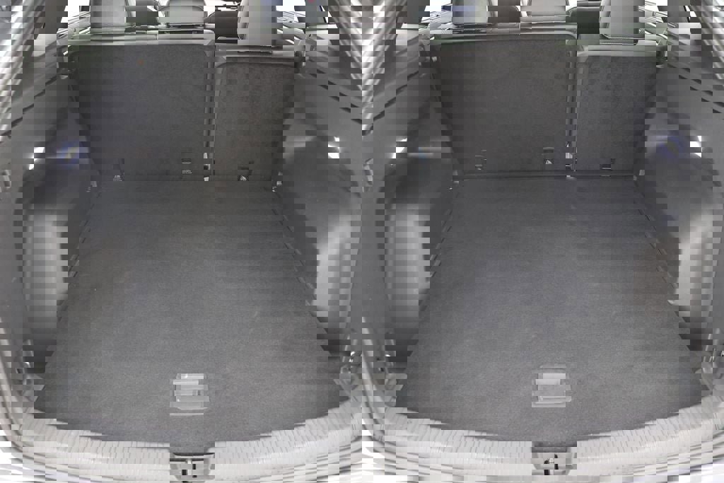 Used 2024 Volkswagen Atlas Cross Sport SEL R-Line image 31