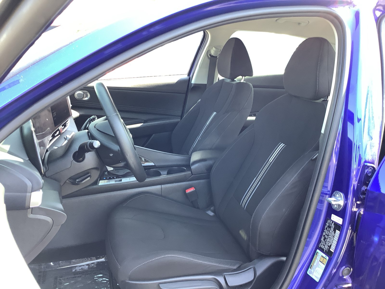 Used 2023 Hyundai Elantra SEL w/ Convenience Package FWD image 9