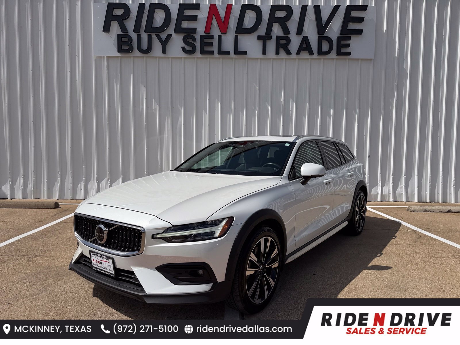 Used 2023 Volvo V60 B5 Cross Country Ultimate