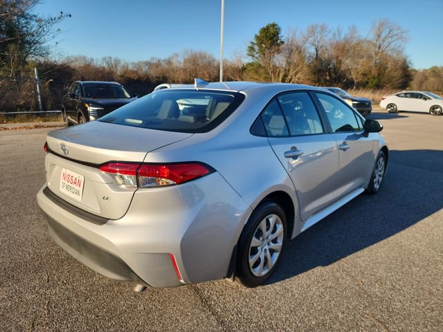 Used 2025 Toyota Corolla LE image 5