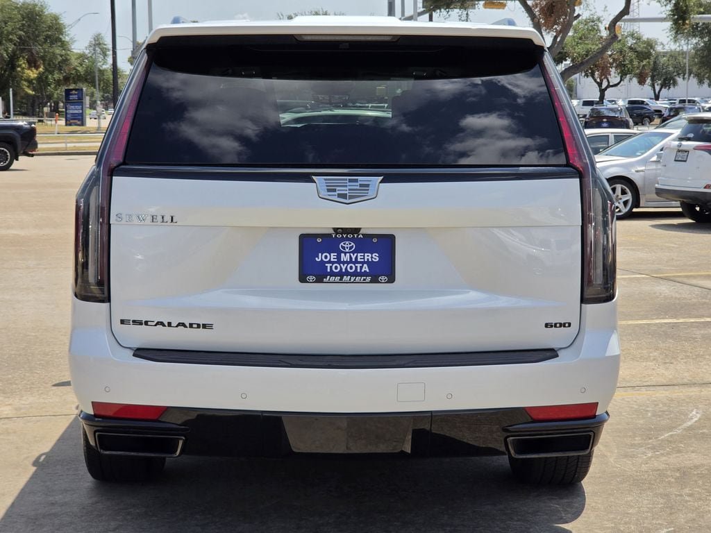 Used 2021 Cadillac Escalade ESV Sport Platinum w/ LPO, ONYX Package AWD/4WD image 8
