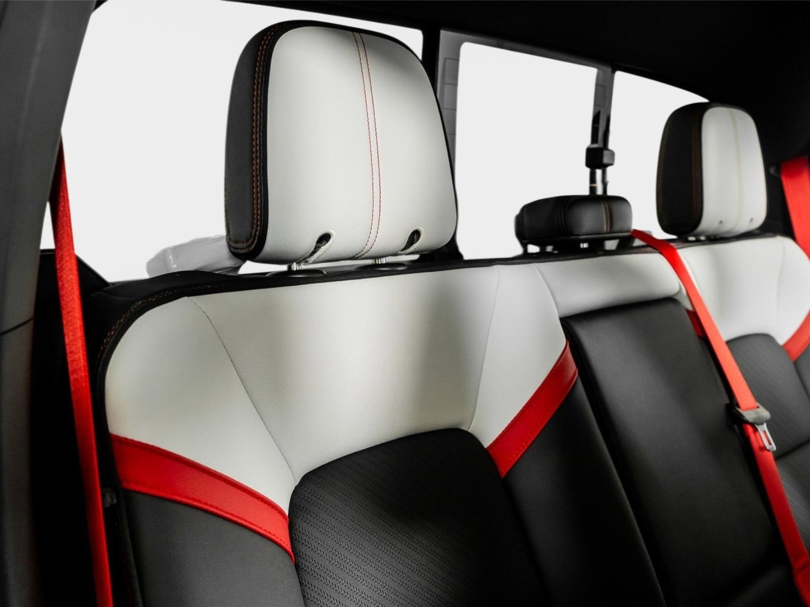 Used 2025 GMC Canyon AT4 w/ AT4X Package image 58