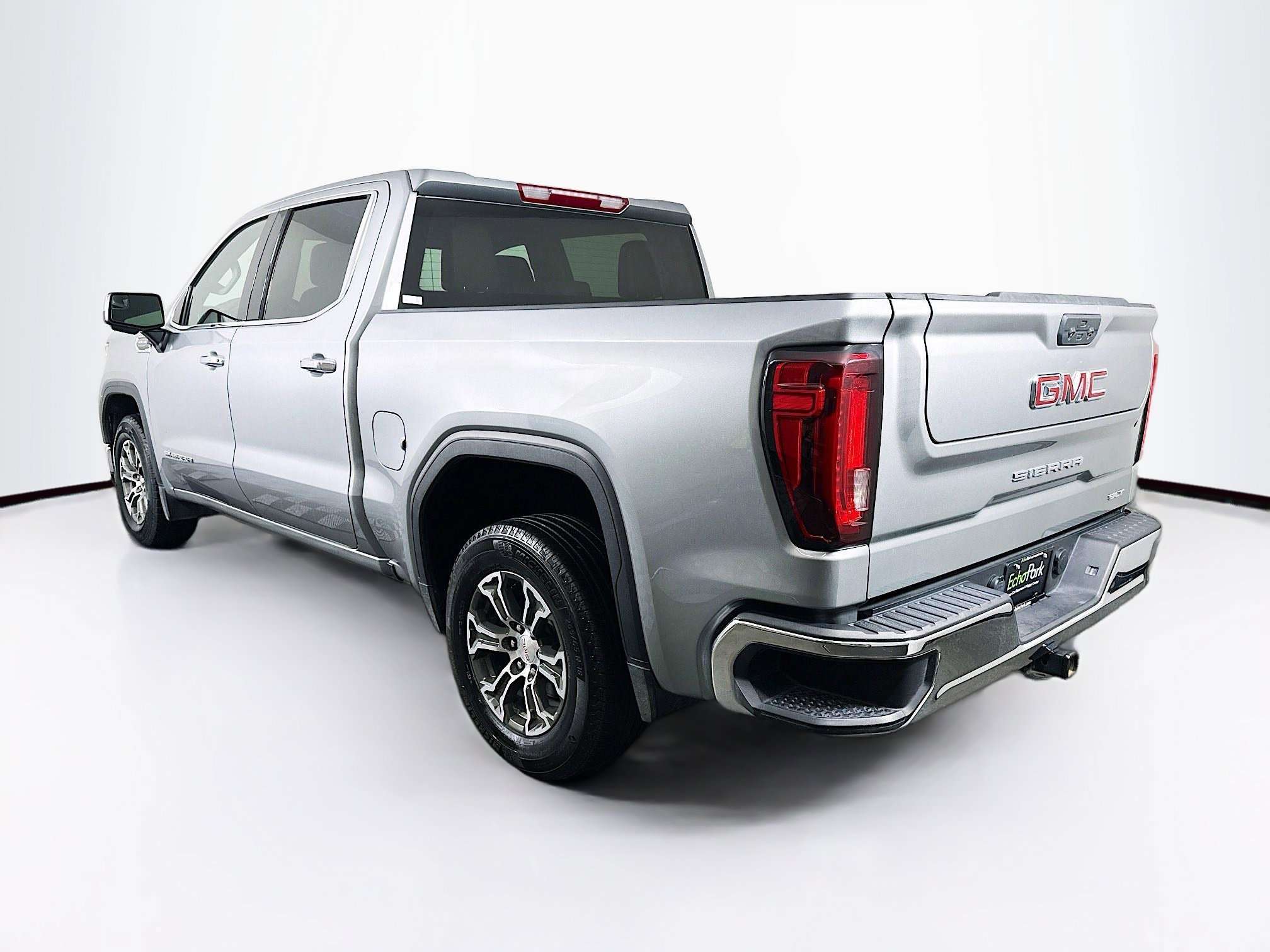 Used 2025 GMC Sierra 1500 SLT image 5