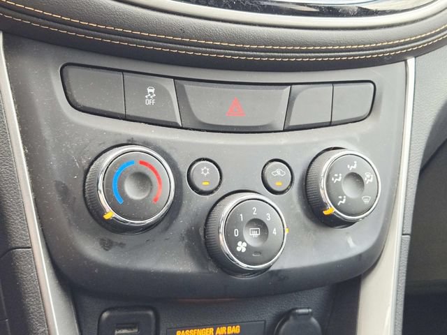Used 2018 Chevrolet Trax LT w/ LT Convenience Package FWD image 14