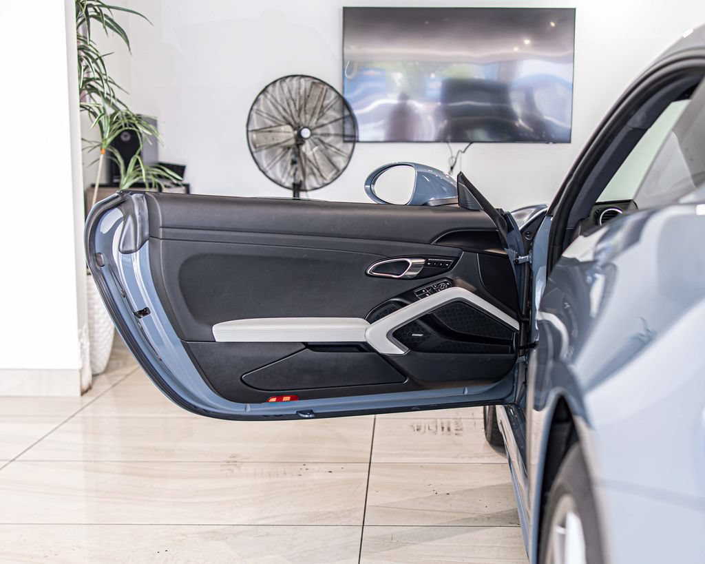 Used 2018 Porsche 718 Cayman S RWD image 33