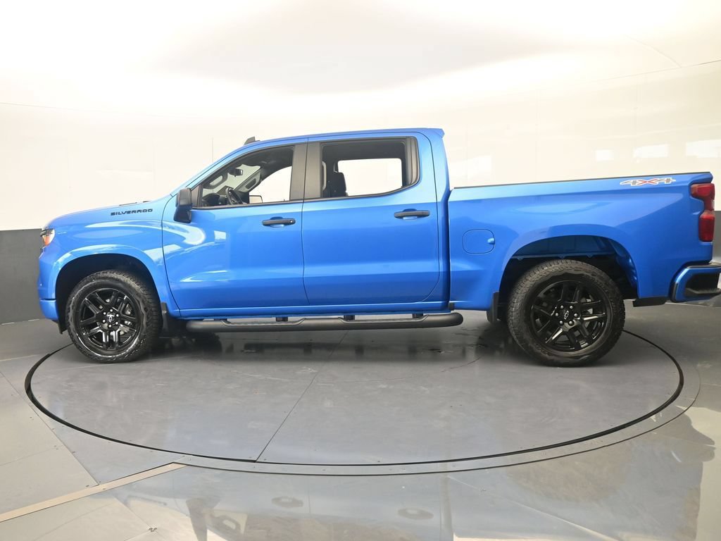 Used 2025 Chevrolet Silverado 1500 Custom w/ Turbomax Blackout Package AWD/4WD image 3