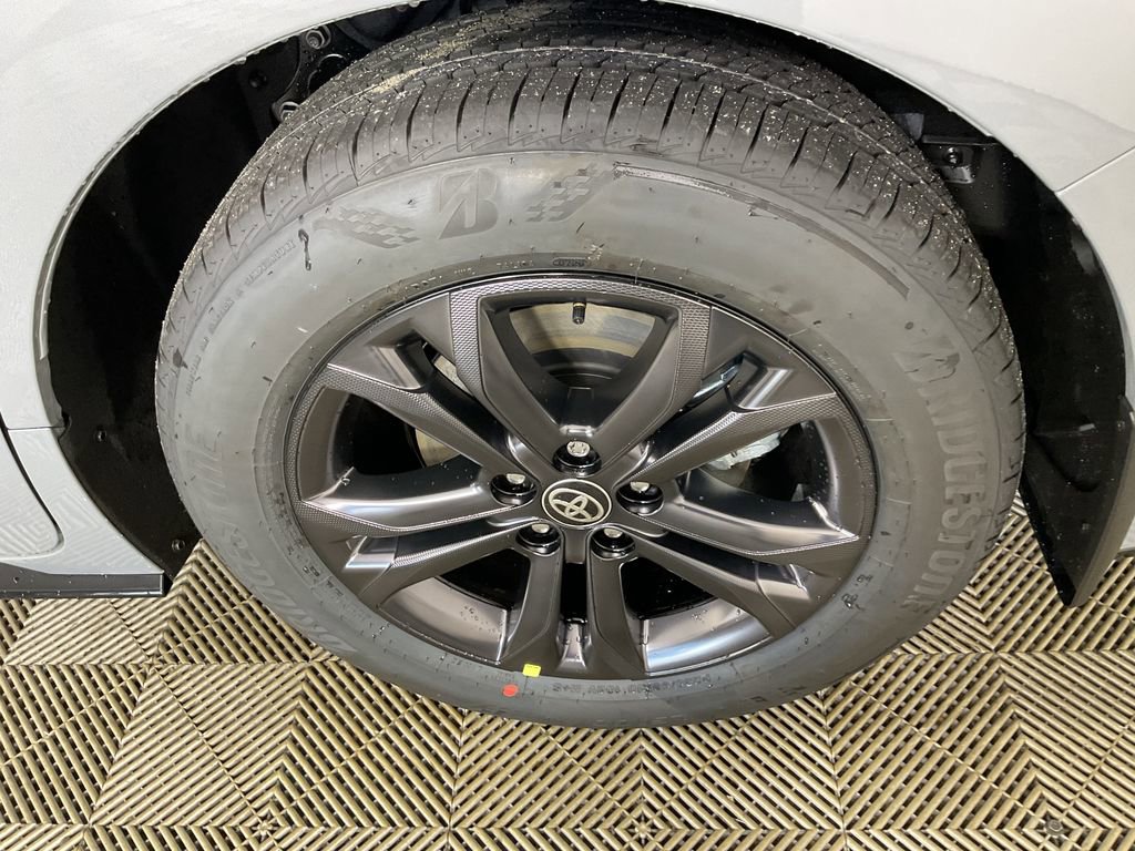 New 2026 Toyota Sienna XSE image 5