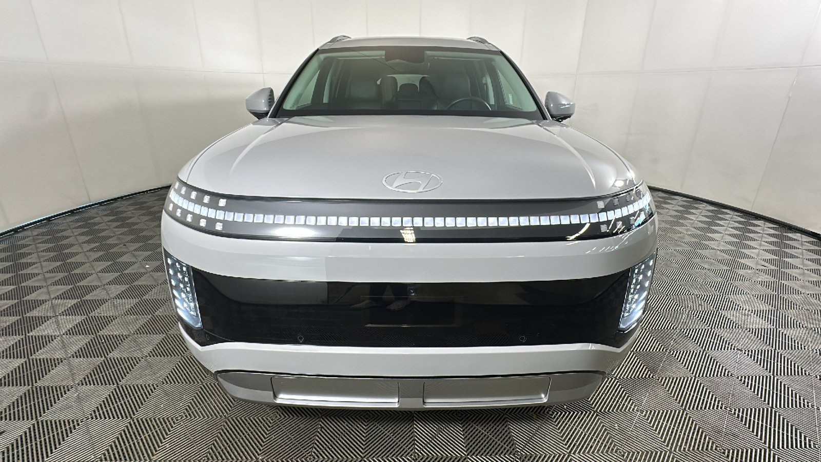 Used 2026 Hyundai Ioniq 9 SEL AWD/4WD image 9