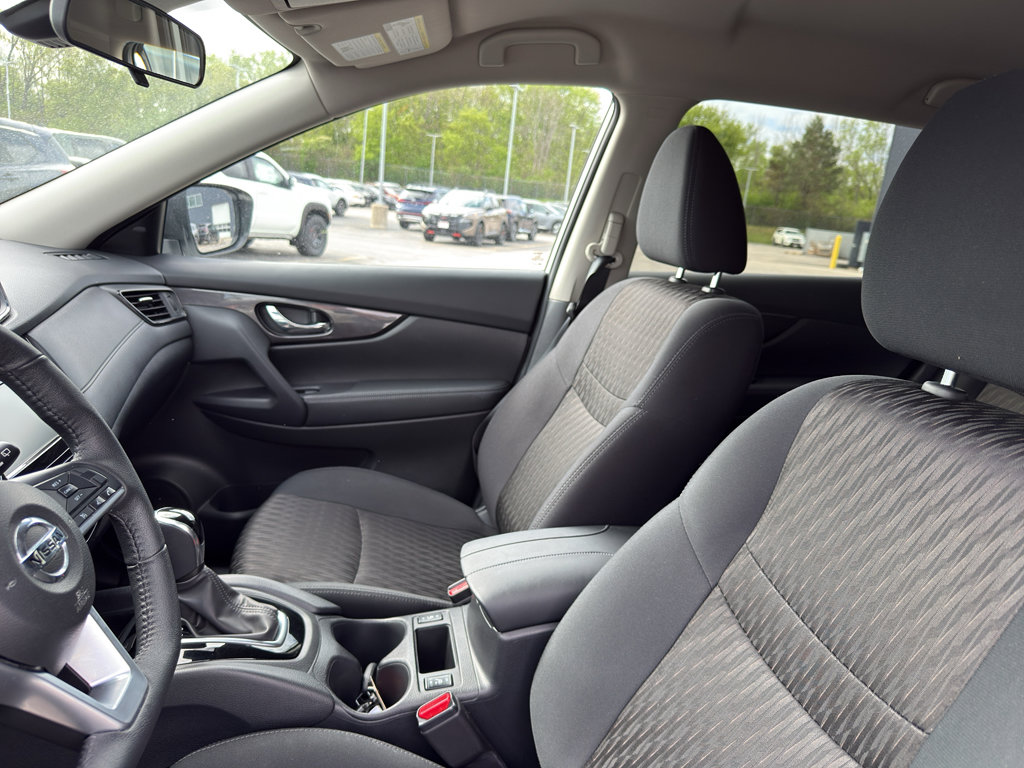 Used 2019 Nissan Rogue SV AWD/4WD image 26