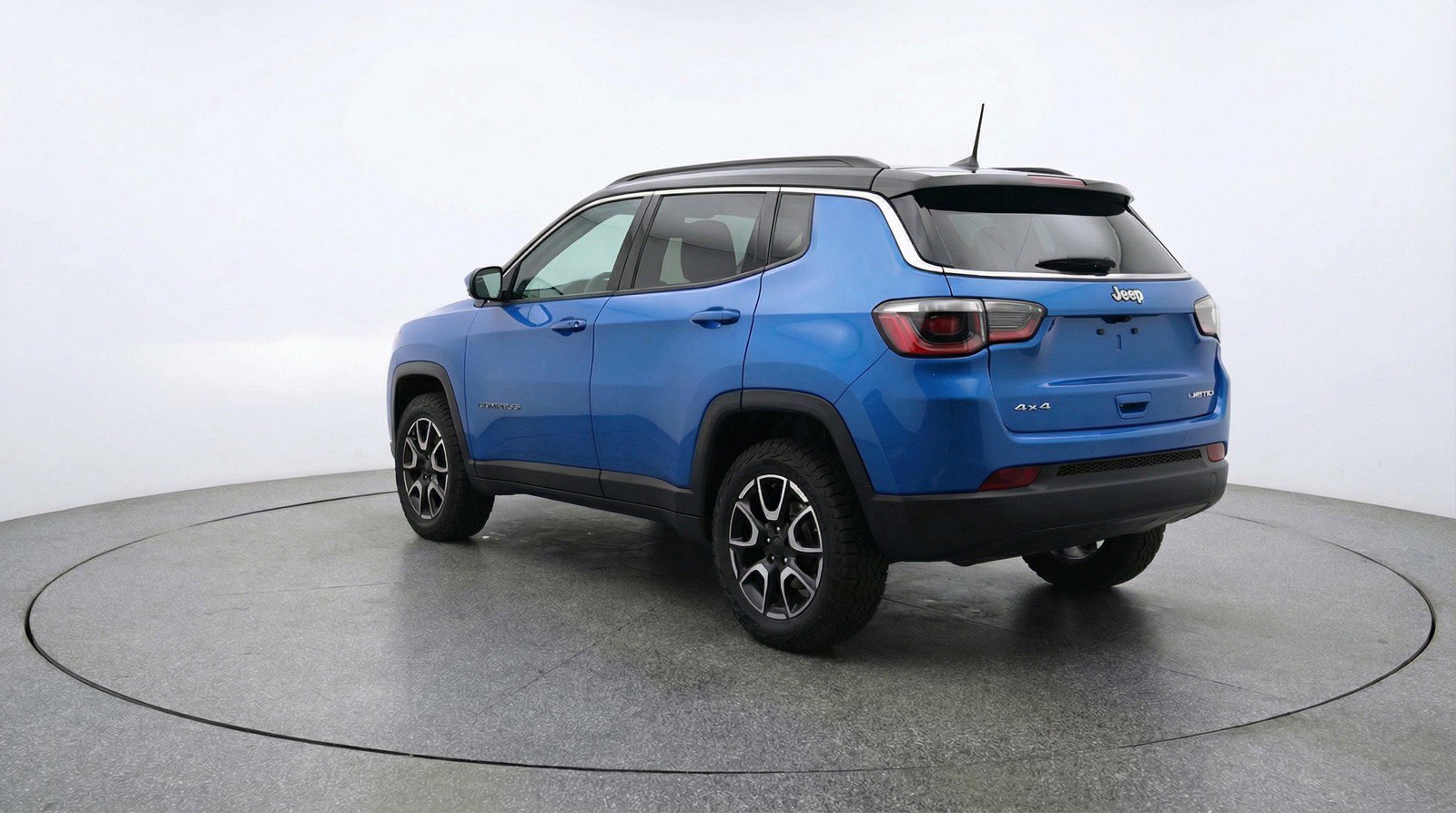 Used 2025 Jeep Compass Trailhawk AWD/4WD image 6